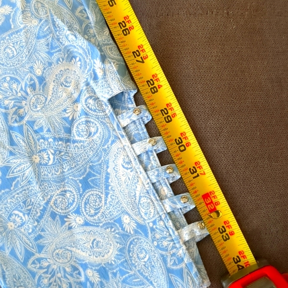 Attyre (8) Blue/Wht Floral High Rise Capris - Picture 2 of 7